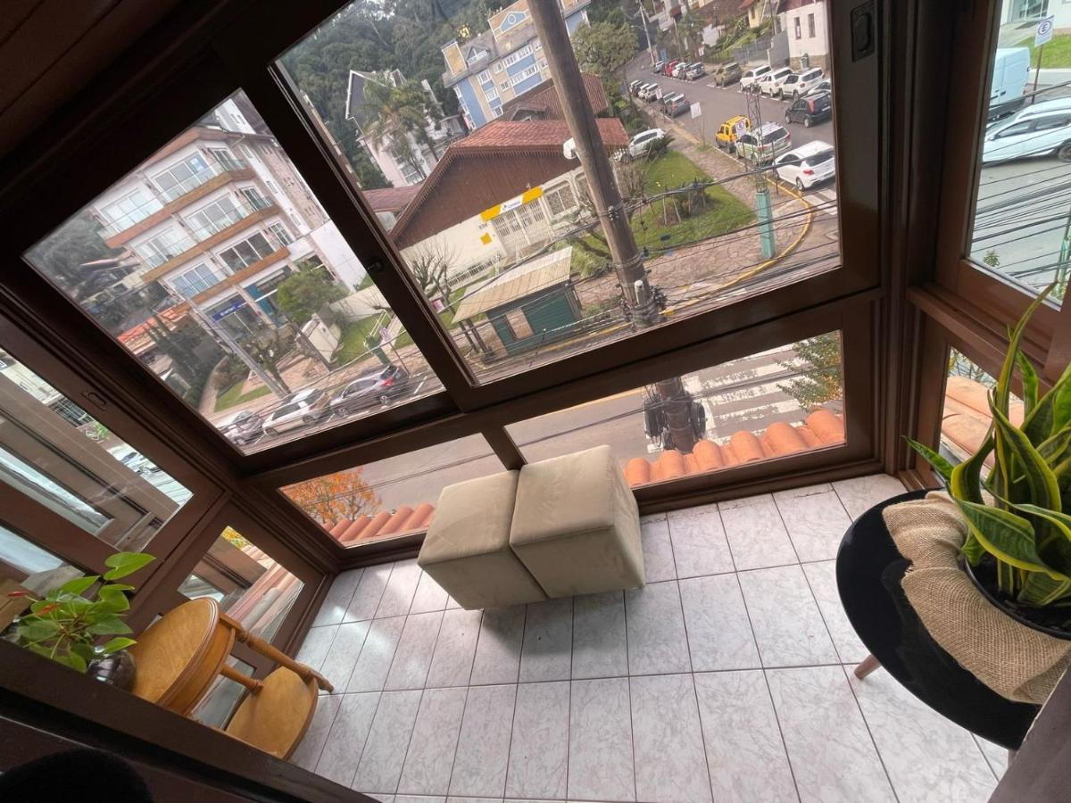 Apartamento Para 9 Pessoas - Blumenhaus 201 - Uma Quadra Da Rua Coberta! Gramado Esterno foto